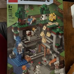 LEGO Minecraft: The First Adventure (21169)