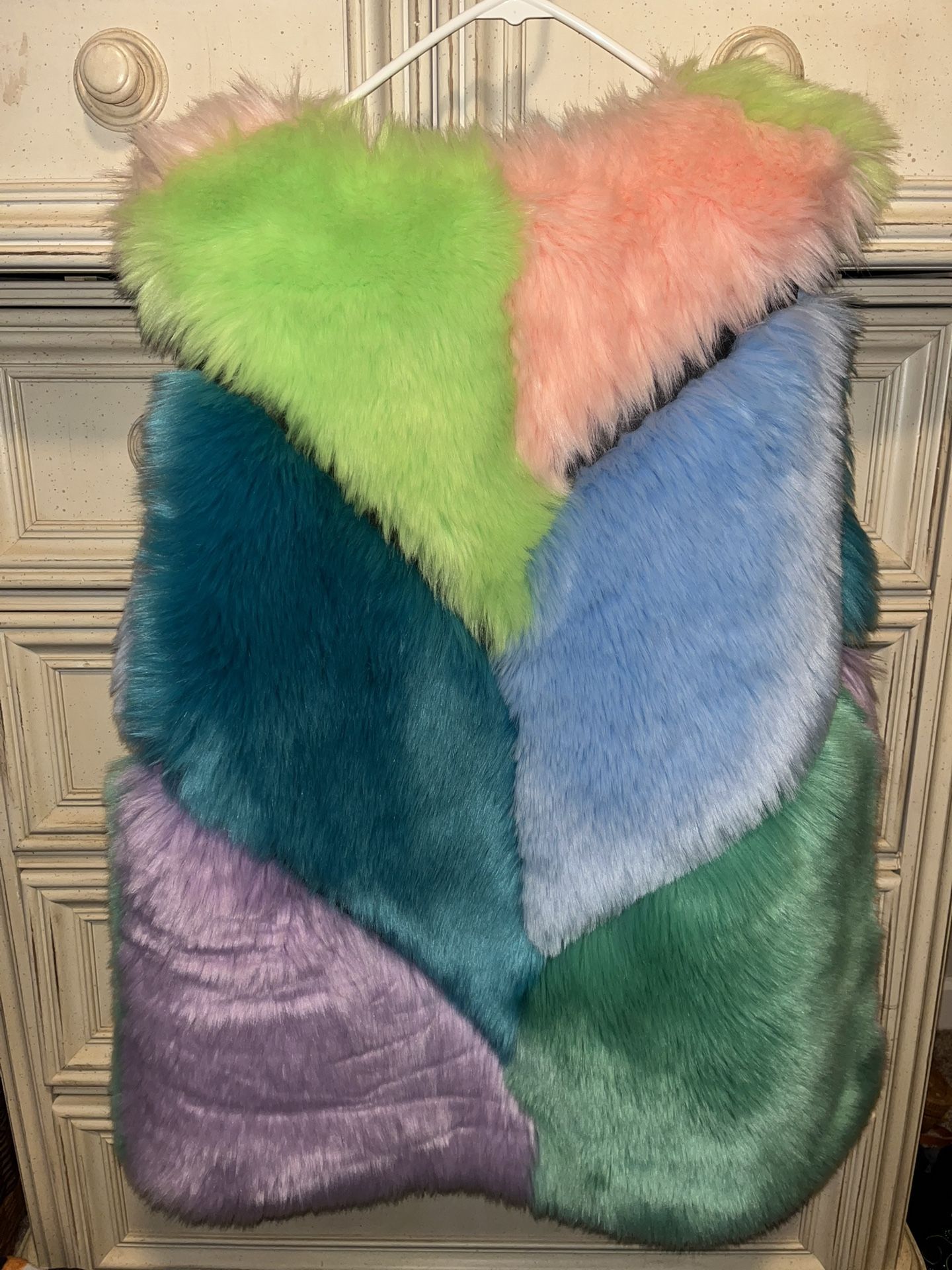 LZJ Unisex Faux Fur Multicolored Vest With Hooks Inside Size XXXL