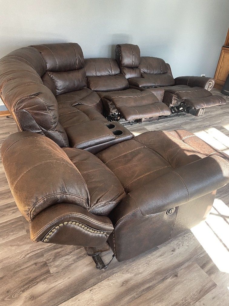 Electric Reclining Couch