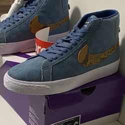 Supreme-Nike Blazers 8.5 In Men 6.5 In Women’s OBO