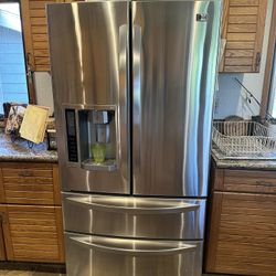 LG French door With Two Freezer Compartment S