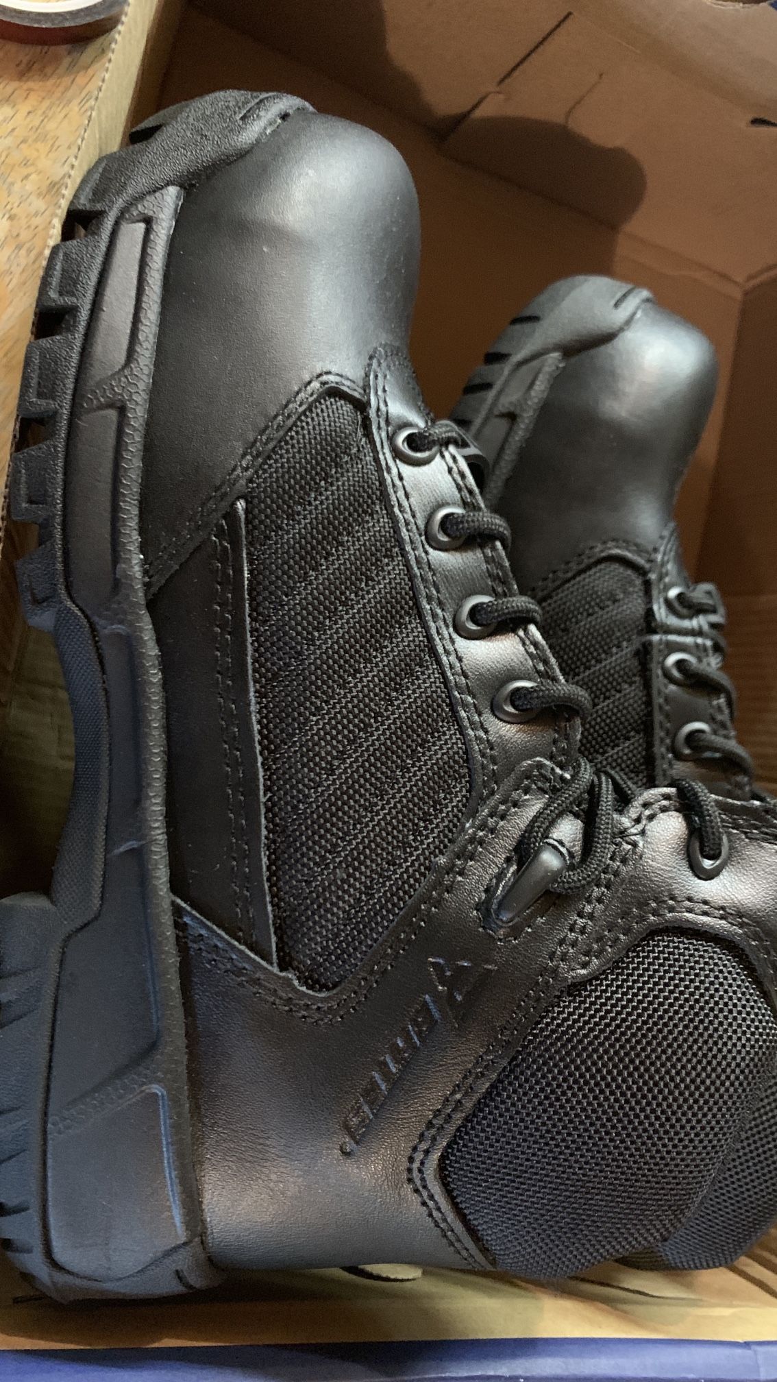 Women’s steel toed boots size 7