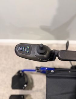 Brand New Electric Wheelchair for Adults & Seniors, Lightweight 45 LBS Foldable Motorized Power Wheelchair, 12Ah Battery 15-Mile Range, 330 lb Capacit