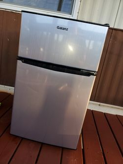 Galanz mini fridge