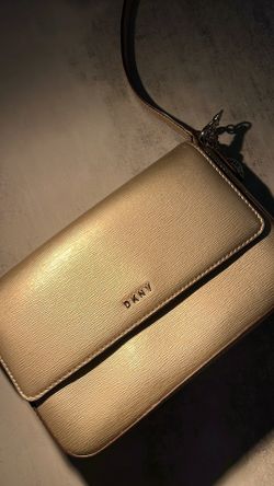 DKNY CROSSBODY 