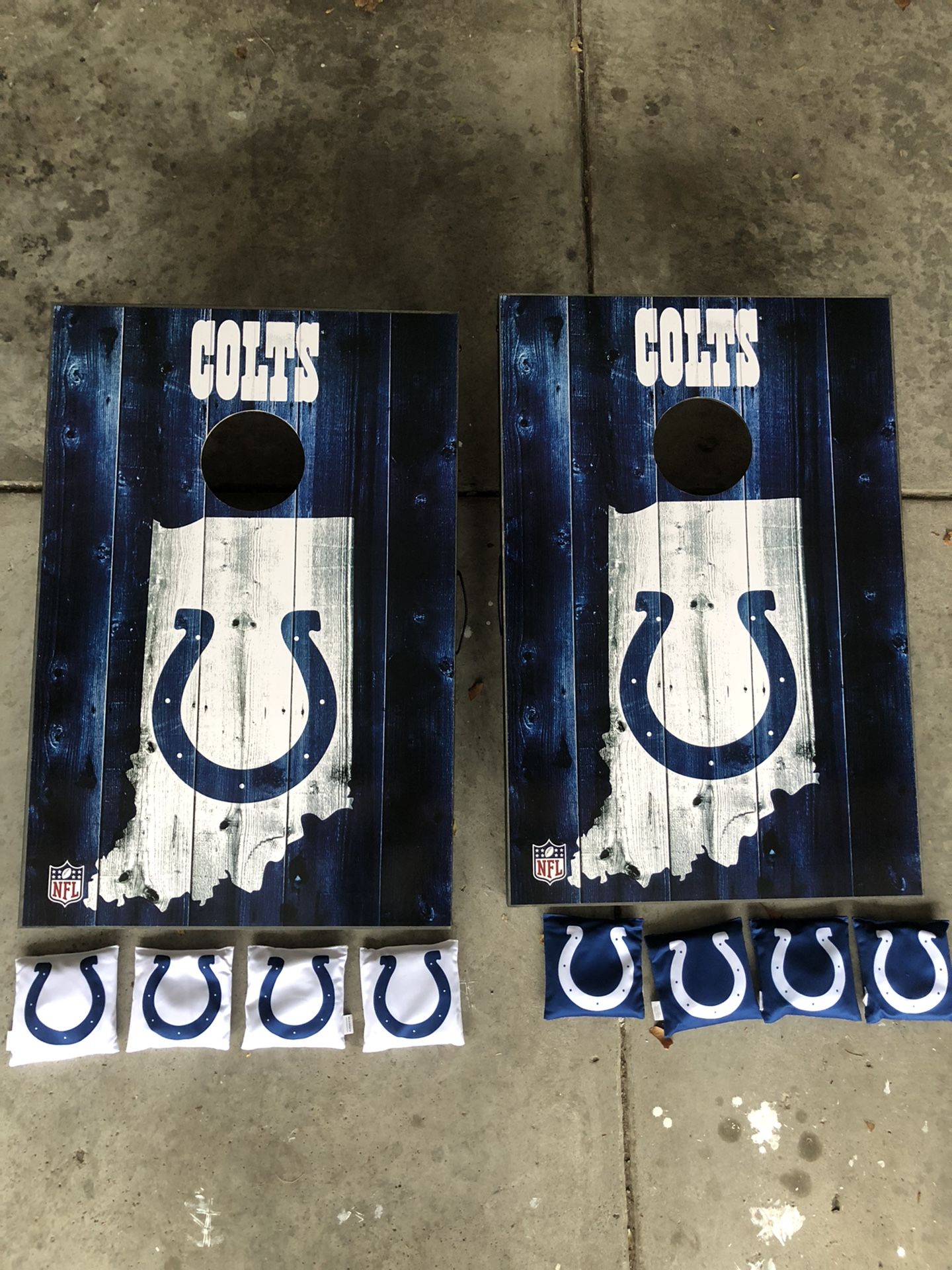 Great Xmas Present New in box Colts Corn Hole Set