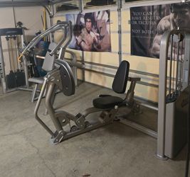 Chest press/ Leg press