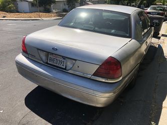 2004 Ford Crown Victoria
