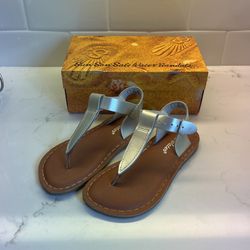 Girls 12 T-Strap Salt Water Sandals 