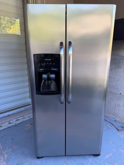 Refrigerator Frigidair Side By side 33”x32”x69” 3 months warranty delivery and installation available