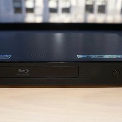 LG Bp550 Blu Ray player 3D Capable 