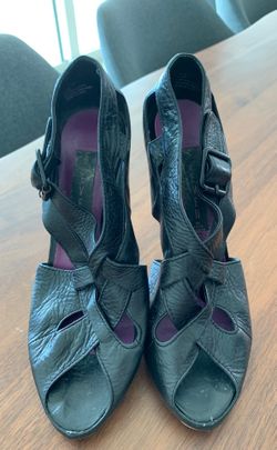 Steve Madden black leather Heels - size 5.5 US