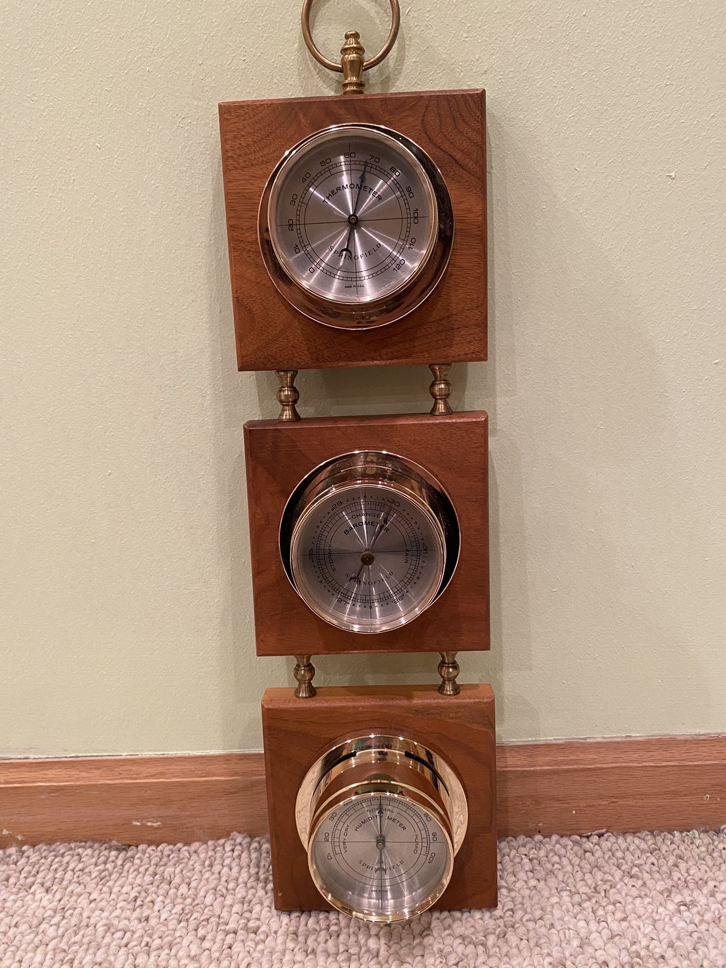 This vintage scientific instrument from Springfield Instrument Co. is a wonderful addition to any collection of barometers. It is made in the United S