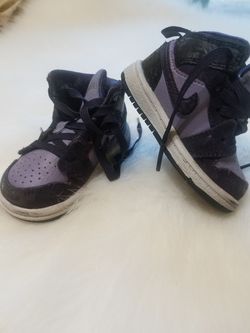 Size 3 color purple and dark purple