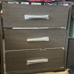 3-Drawer Dresser with Chrome Handles