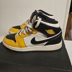 Nike Aura 7y Used Shoes