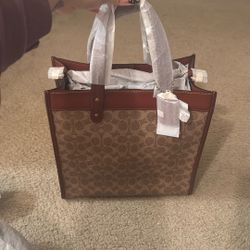 Coach Field Tote NWT 