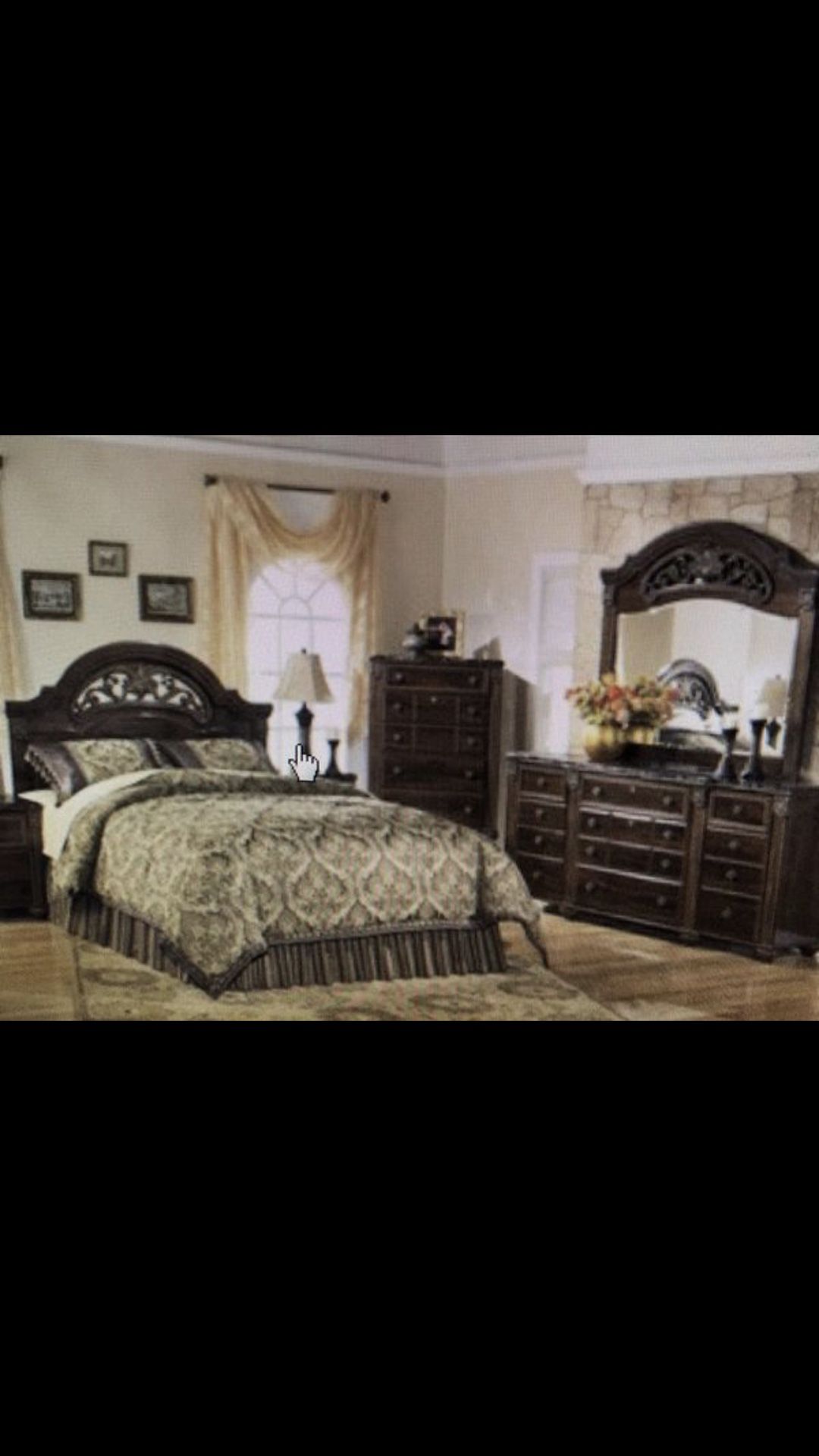 Bedroom queen set