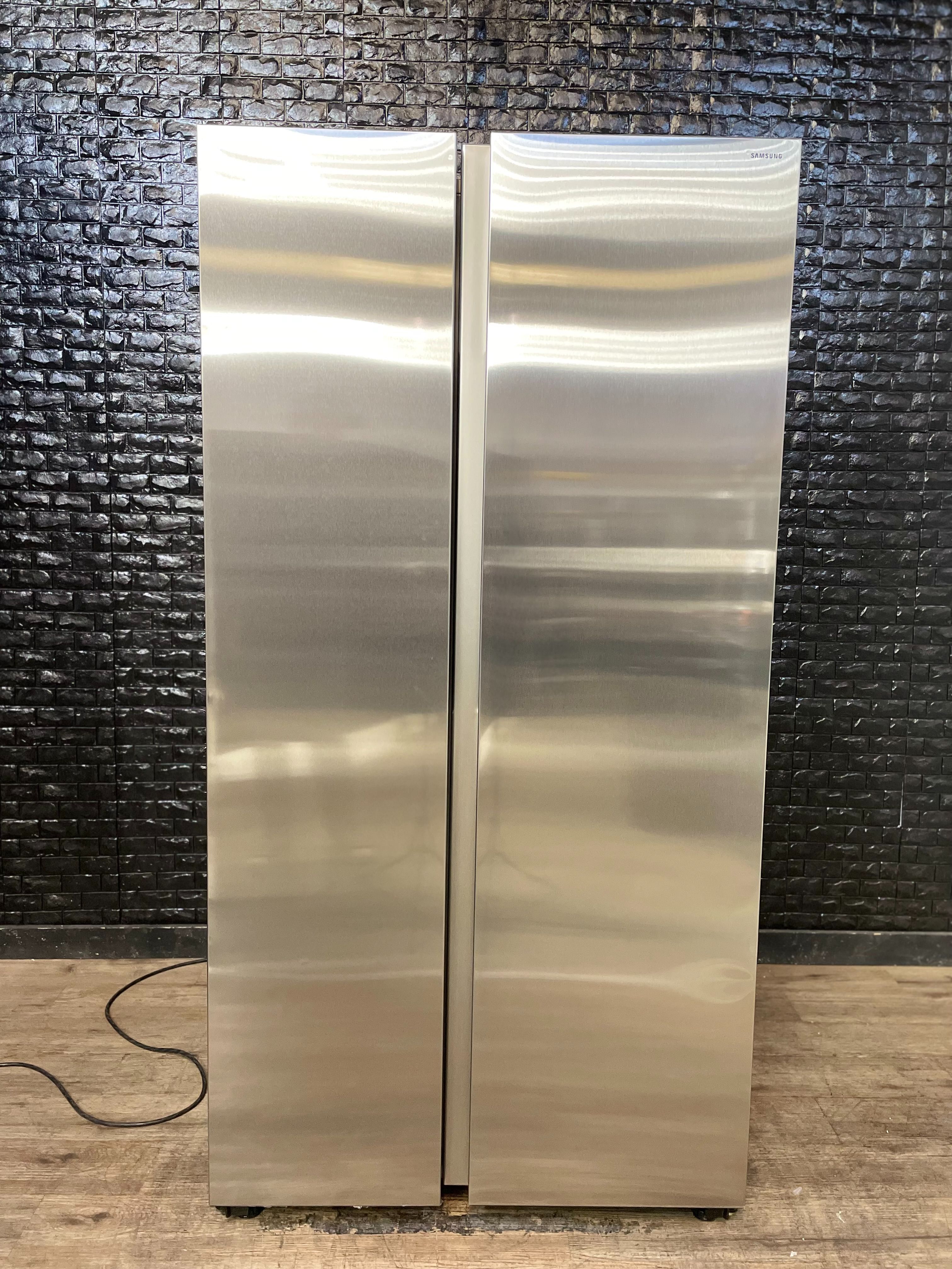 SAMSUNG REFRIGERATOR w/WARRANTY! R2839A