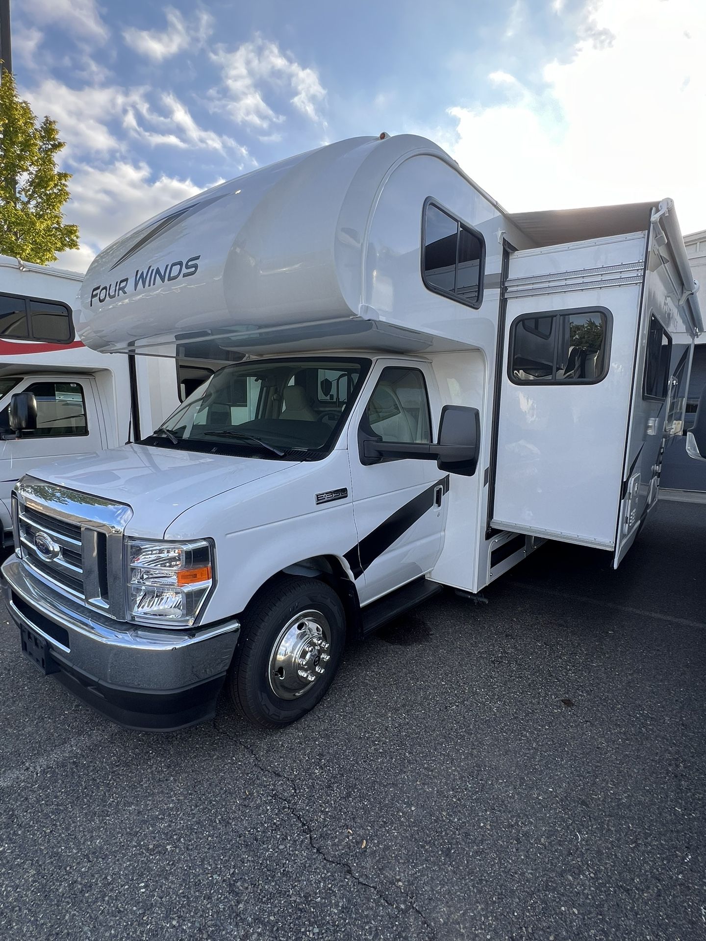 2024 THOR Four Winds 24F