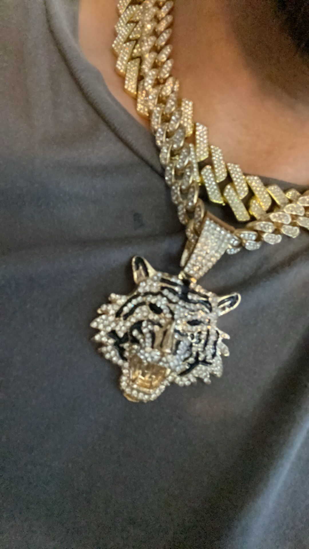 18’ Cuban Link Chains And Pendant 