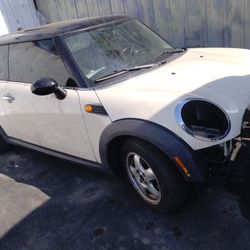 2011 Mini Cooper For Parts   