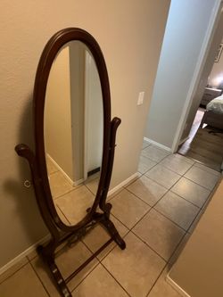Free-Standing Mirror