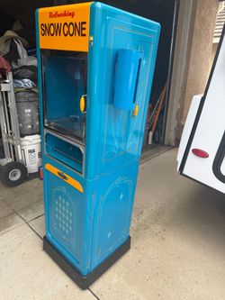 Snow cone machine