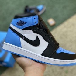 Air Jordan 1 “University Blue”