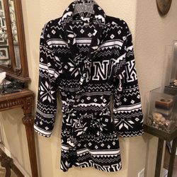 PINK VICTORIA’S SECRET Black & White Plush Short Robe Size XS/S