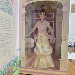 vintage 1997 Avon exclusive special edition Barbie represents Persis Foster Eames Albee, the first Avon lady. 