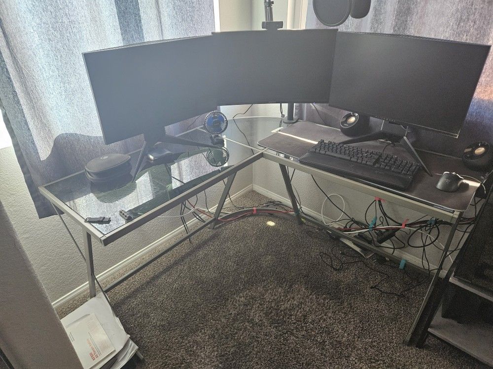 πͺ Corner Glass Desk β Metal Frame