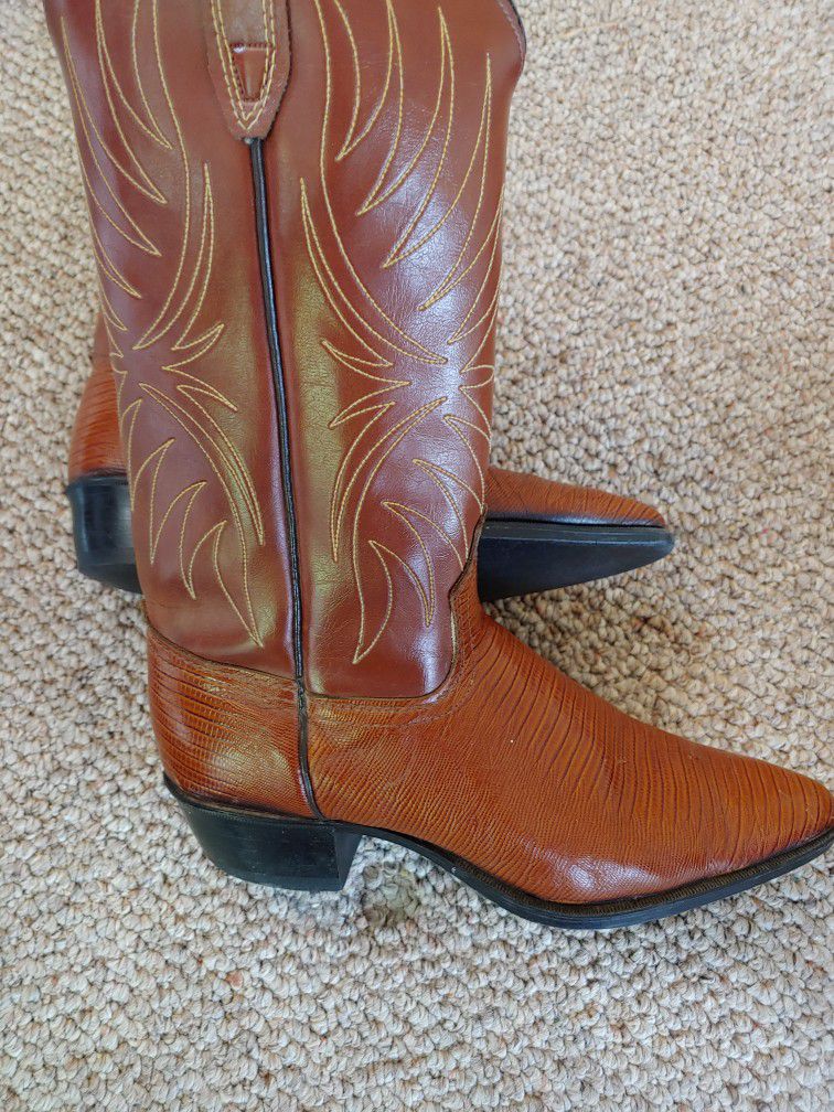 Cowgirl Boots. Like Brand New. $25