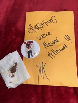 Burberry Erry Autograph/ Kim Krueger Pin
