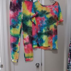WOMEN'S CLOTHES