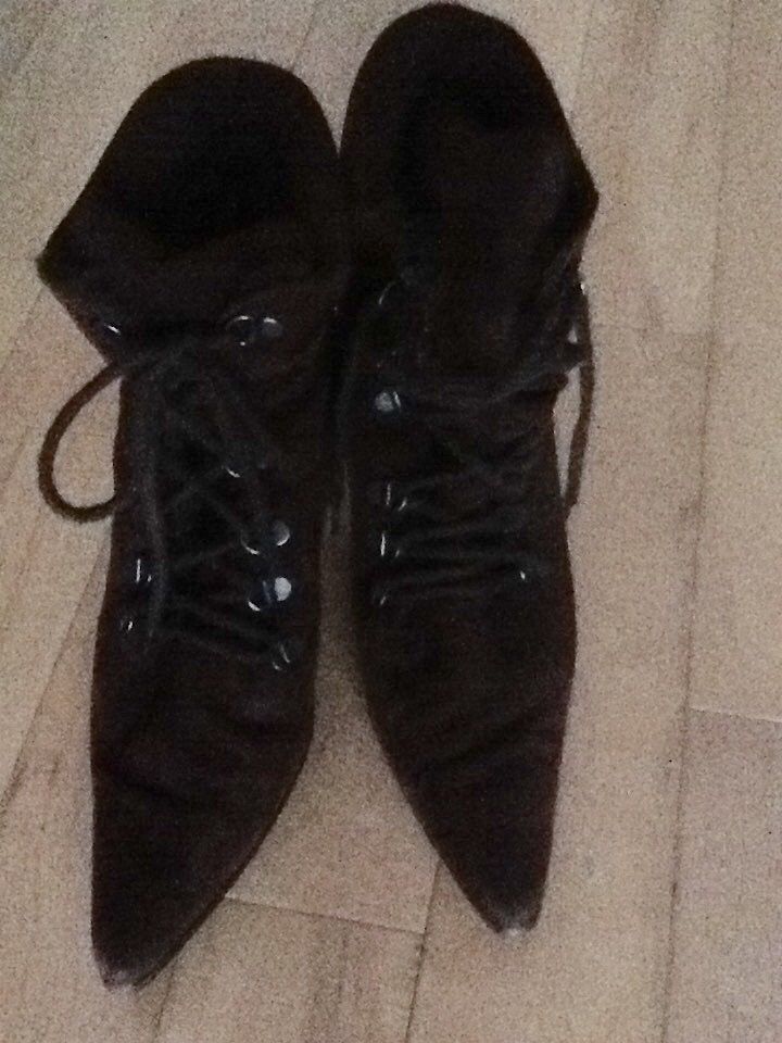 Manolo Blahnik Classic Vintage Brown Leather Lace Up Boots Size 37.5 6.5/7 EUC