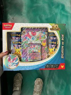 Sylveon EX Box Pokemon