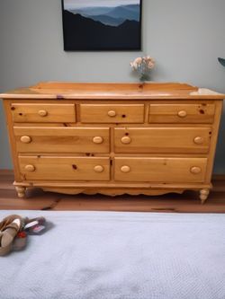 BASSETT DRESSER