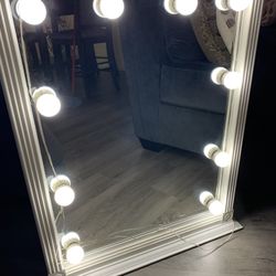 Vanity Mirror With Lights 