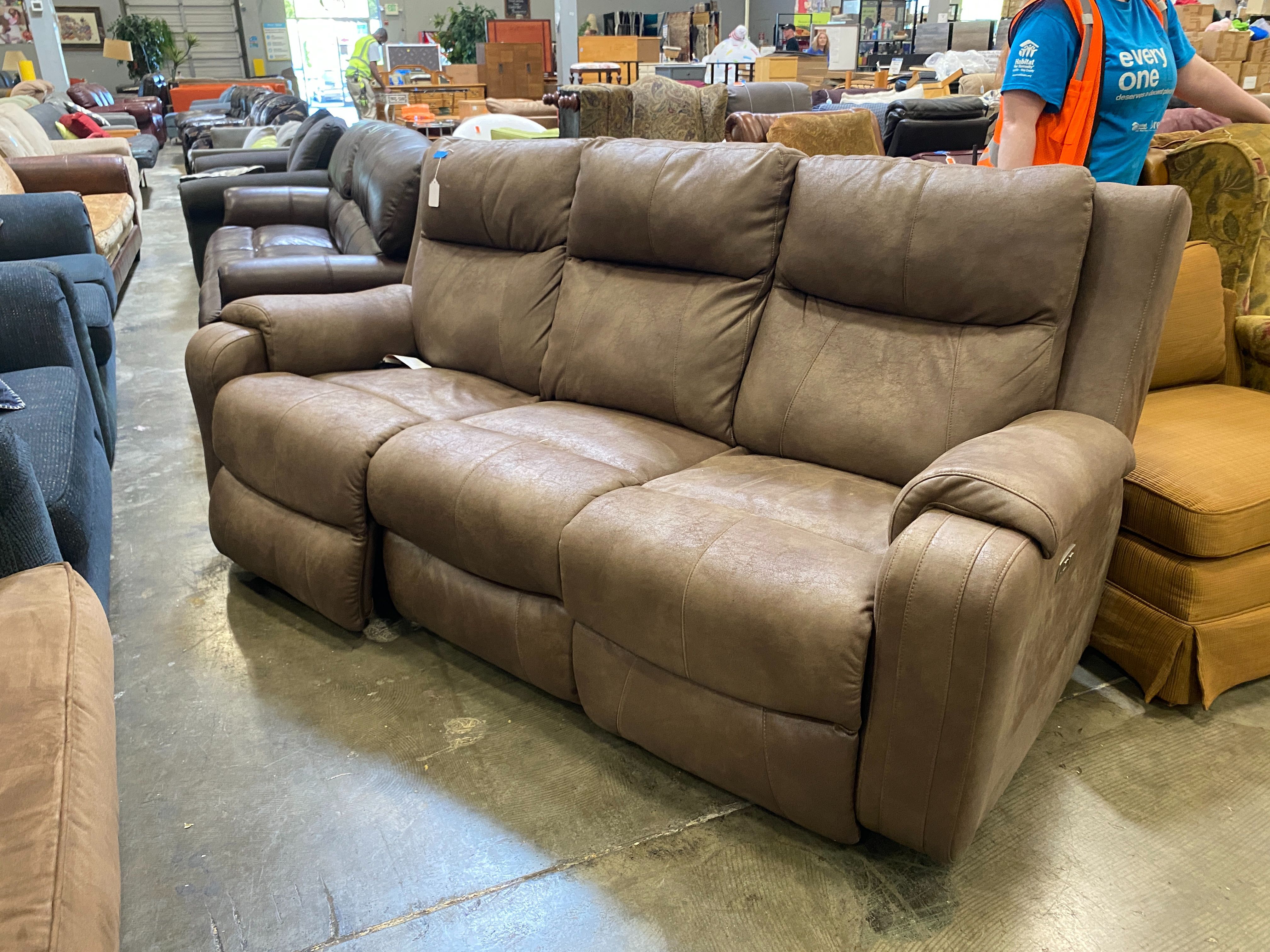 Light Brown Leather Doubel Power Recliner Sofa