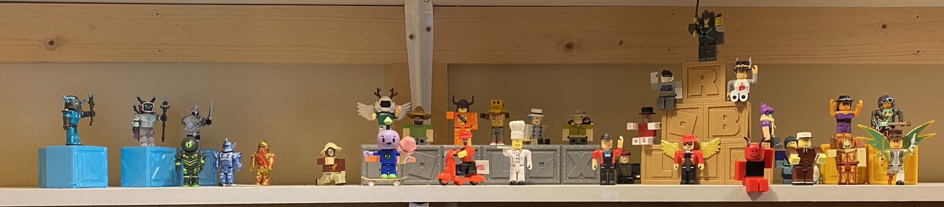 Roblox Toys Lot (31 Toys, Item Codes NOT Included)
