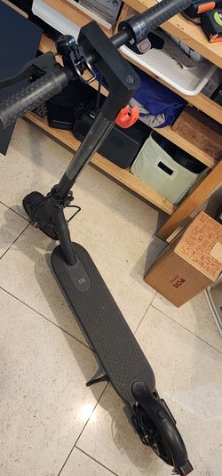 Mi Scooter- Like new drove It 4 or 5 times