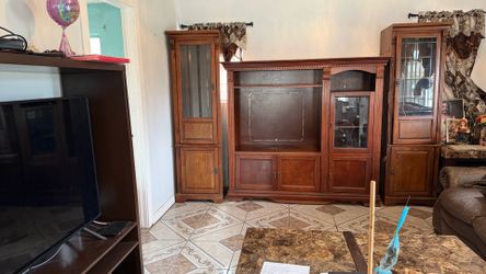 Traditional entertainment center