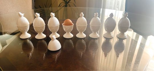 Martha Stewart Set of 8 Ceramic Egg Cups with Bird Lids – Excellent Condition