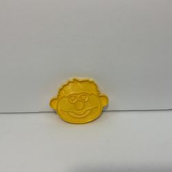 Vintage Wilton 1996 Sesame Street Ernie Face Yellow Plastic Cookie Cutter Mold