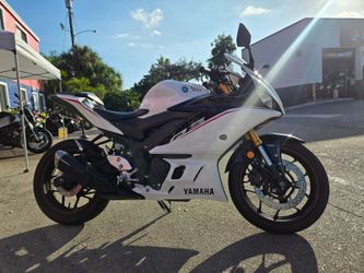 2019 Yamaha yzf r3, WHITE