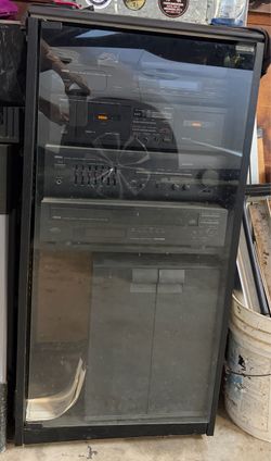 Yamaha  Vintage Stereo System with Cabinet and Speakers