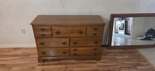 Dresser free