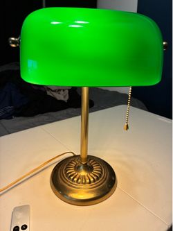Bankers Lamp, Green Desk Lamp with Brass Finish, Classic Table Lamp with Pull Switch for Home, Office, Study (Green)