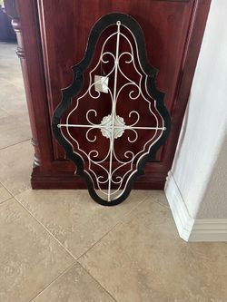Lightweight wood hanging display